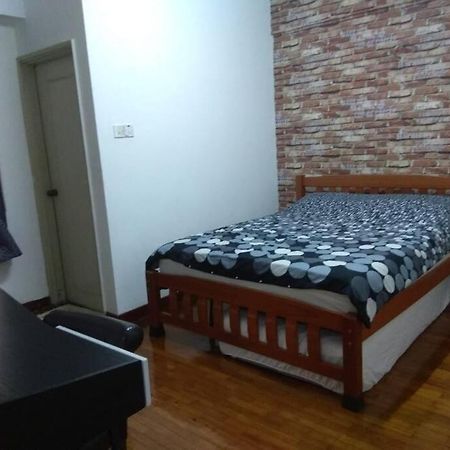 3Rooms 10Pax Mc 5 Star Hotel Sofa&Bed Mrt Mcd Axiata Сери Кембанган Екстериор снимка