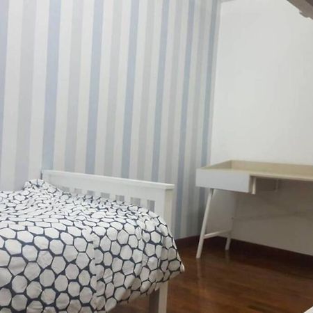 3Rooms 10Pax Mc 5 Star Hotel Sofa&Bed Mrt Mcd Axiata Сери Кембанган Екстериор снимка